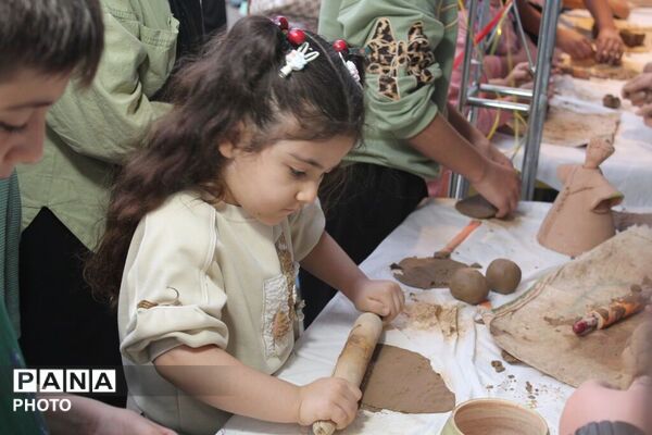 جشن «قرار کودکی» در پارک مادر و کودک کرج 