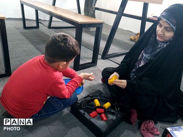 حضور دانش آموزان وکودکان در مجموعه فرهنگی آدینه شهر بار