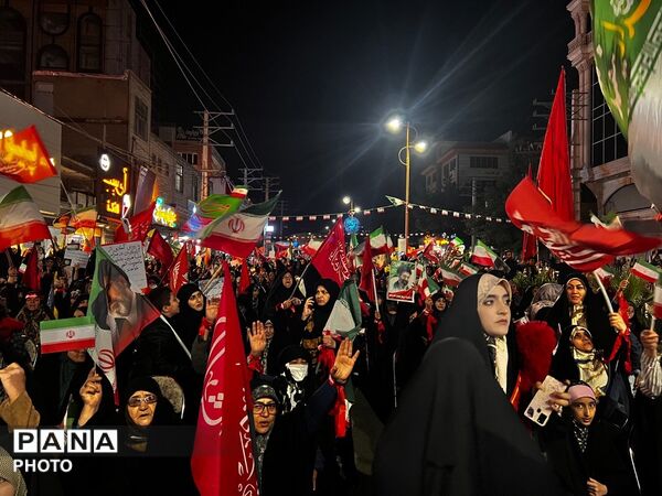 طنین «باید برخاست» در دویست و بیست و پنجمین شب تجمعات مردم ساوجبلاغ