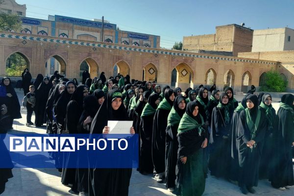 اعزام کاروان زیارتی راهیان نور لردگان 