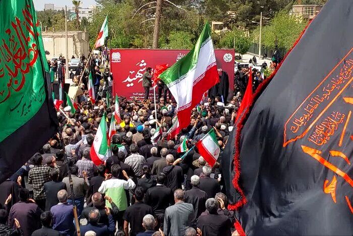 تبدیل دستاوردهای میدان به منافع پایدار با حفظ انسجام ملی و تبعیت از رهبری