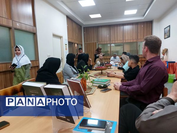 گردهمایی هنرمندان به مناسبت بزرگداشت استاد شهریار در شهرستان حاجی آباد