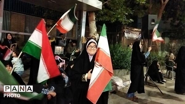 گذری بر میدان حافظ در   هشتاد و پنجمین شب از اجتماعات مردمی نیشابور