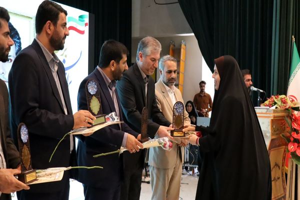 تجلیل از طلایه‌داران برتر تعلیم و تربیت ، آیین تقدیر از معلمین نمونه شهرستان پاکدشت 