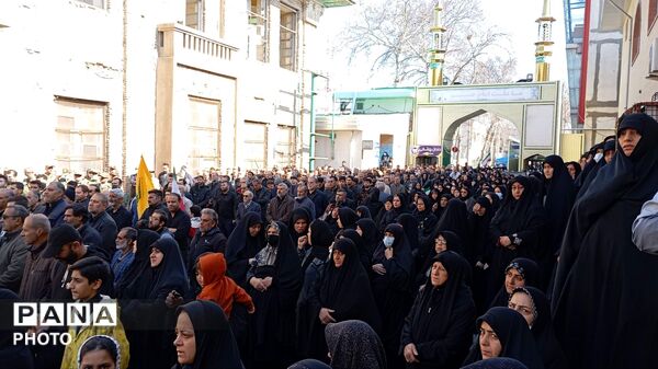 شهید عالی بر دوش هم استانی های خود تشیع شد 