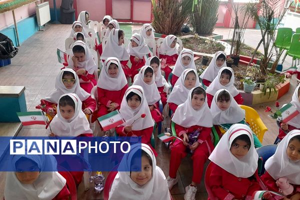 حضور پرشور کلاس اولی‌ها در جشن شکوفه های ناحیه دو شهرری 