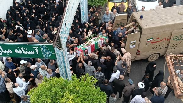 مردم محمودآباد به استقبال شهید سرافراز سعید محمودی رفتند