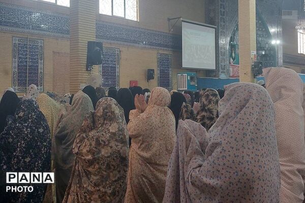 نماز جمعه؛ نمایش همبستگی مردم