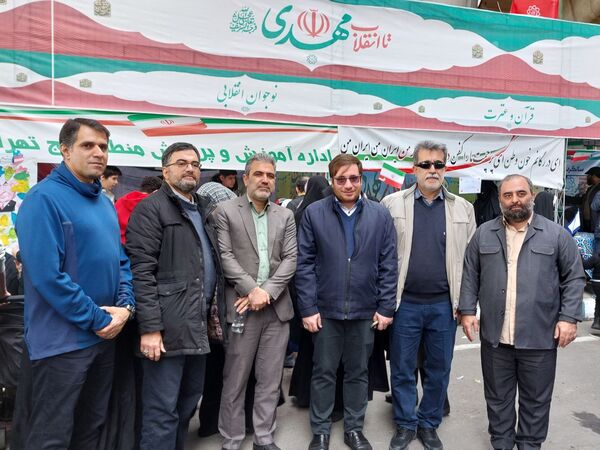 حضور حماسی منطقه ۵ در راهپیمایی ۲۲ بهمن