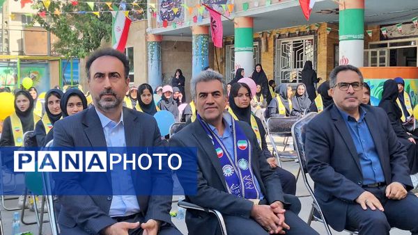 آیین متمرکز استانی جشن عاطفه‌ها‌ در دبیرستان فرزانگان یک ناحیه یک کرج 