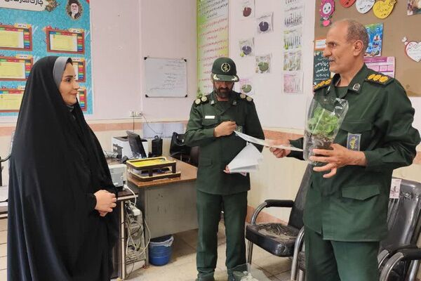 برگزاری مراسم هفته پدافند غیر عامل در دبستان‌ بنت‌الهدی فیروزکوه