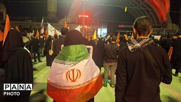 رسم وداع  با پیکر مطهر امام قائد