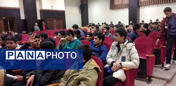 همایش هدایت تحصیلی دانش آموزن پایه نهمی در مشهد