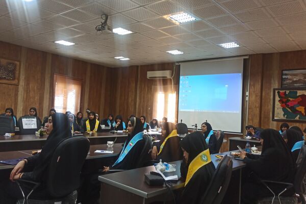 نشست صمیمی قائم‌مقام سازمان دانش‌آموزی کشور با رؤسای شورای دانش‌آموزی شیراز