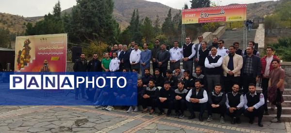 پله نوردی آتش‌نشانان مشهدی در پلکان باباکوهی 