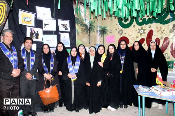 مراسم سازمان دانش‌آموزی فاروج به یاد دانش‌آموزان شهید میناب