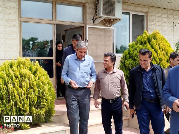 بازدید فرماندار  از شرکت زرین‌فلز کاشمر