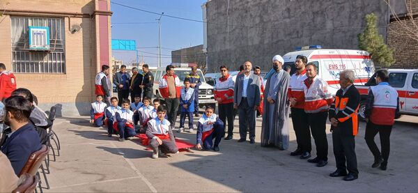 مانور سراسری زلزله در مدرسه دکتر توسلی 