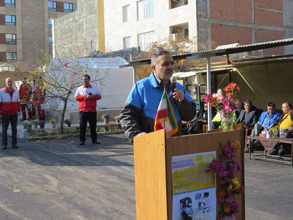 برگزاری مانور زلزله در هنرستان محمودیه شهرستان بجنورد 