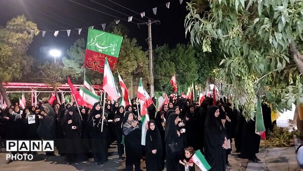 امشب نهاوندی ها پرچم ایران را به اهتزاز در آوردند