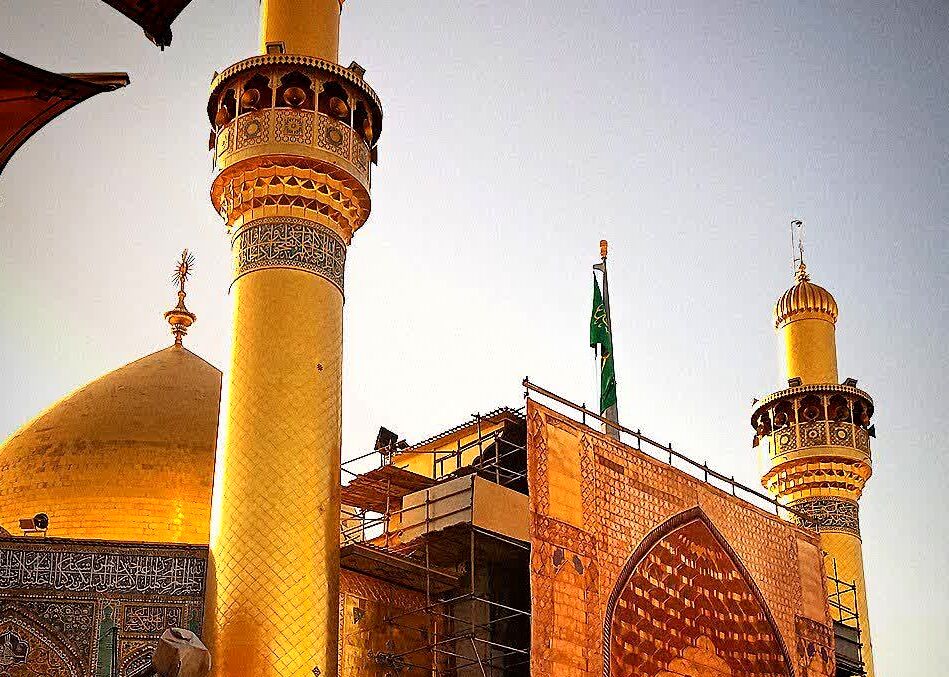 شور و شوق زائران نجف اشرف در سالروز تاجگذاری امام زمان(عج)