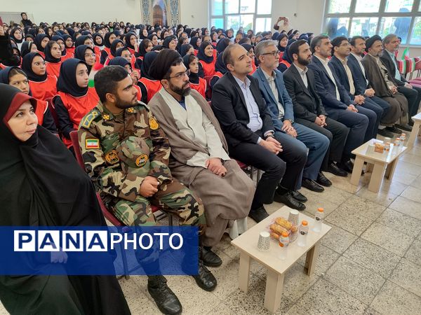 آیین نواختن زنگ ملی مبارزه با استکبار ستیزی در دبیرستان دخترانه متوسطه دوره اول توحید 