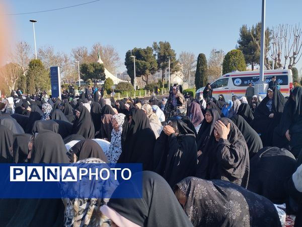 اقامه نماز عید فطر در حرم مطهر رضوی