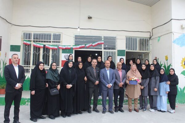بزرگداشت مقام معلمان در مدارس گلوگاه 