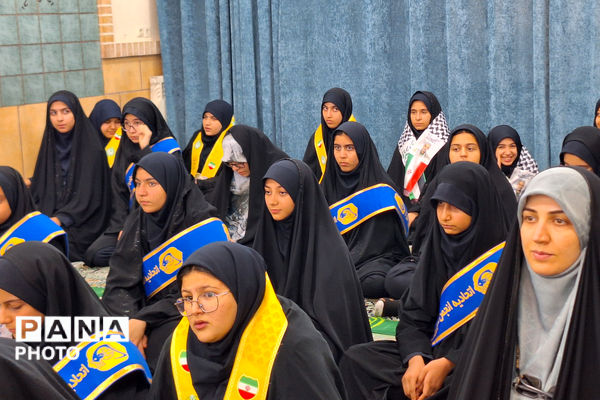 وزیر آموزش و پرورش میهمان دانش‌آموزان مدرسه شاهد دالکی