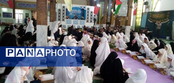 برگزاری محفل انس با قرآن با حضور قاریان برتر استانی در شهر اراک