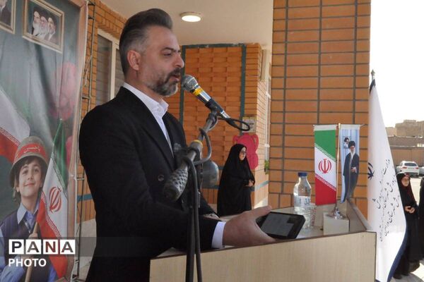  استقبال ورامین از شکوفه‌های دانش‌آموزی 