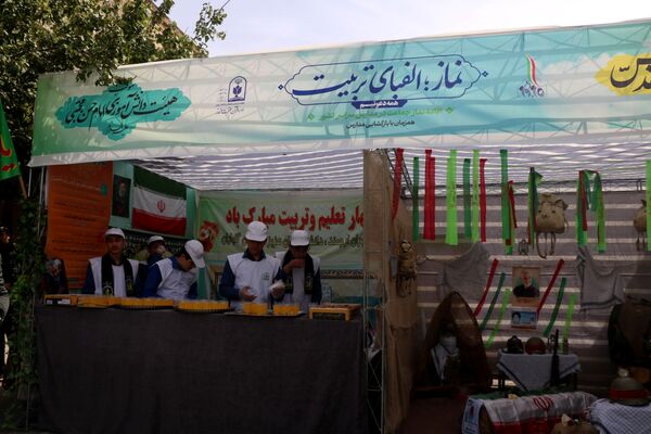 زنگ نماز در دبیرستان برزگر با حضور آیت الله علم الهدی 