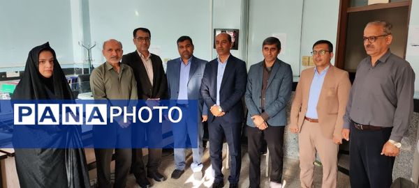 بازدید فرماندار دشتی از بخش‌های مختلف مدیریت آموزش و پرورش شهرستان دشتی