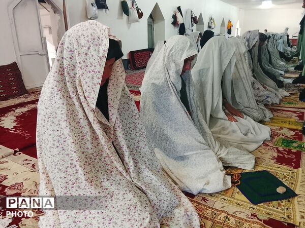 اقامه نماز جمعه عبادی سیاسی  در مسجد جامع شهربار نیشابور