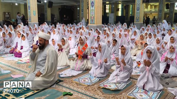 جشن تکلیف دانش‌آموزان دختر در شهرستان دهدشت