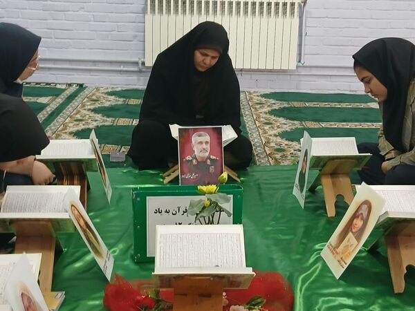 محفل انس با قرآن در دبیرستان دخترانه فاطمیه 