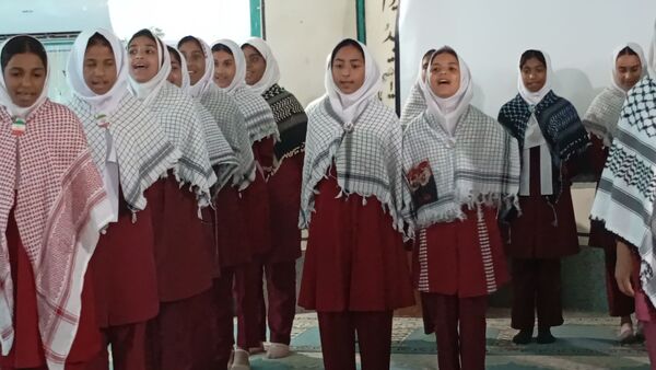 جشنواره سرود دانش‌آموزی در جزیره هرمز