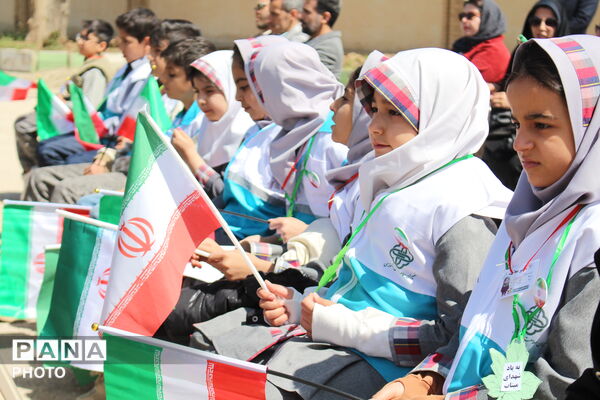 سبز کردن خاک با نام شهدا