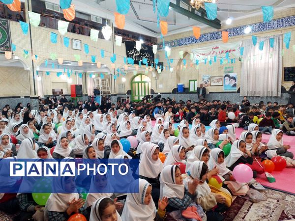 جشن نیمه شعبان دانش‌آموزان باهنر در حسینیه سیدالشهدا
