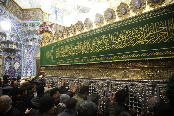 جشن عید مبعث در شب و روز بارانی حرم حضرت معصومه(س)