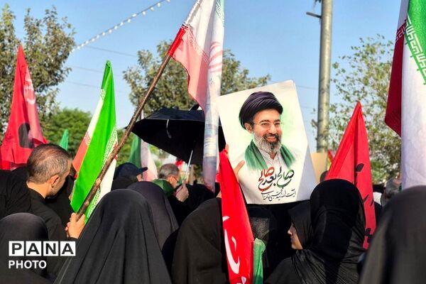 تشییع پیکر رهبر شهید در قم و جمکران