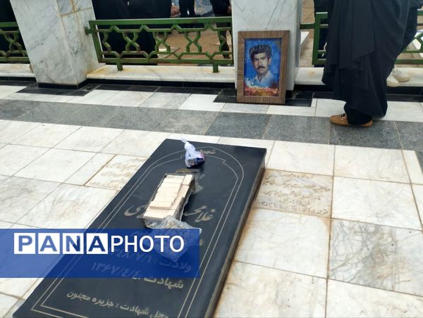 مراسم شب‌های چراغ  برات در گلزار شهدای روستای مهدی آباد خلیل آباد 