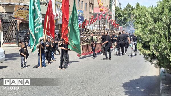 آیین عزاداری صبح تاسوعا در هیئت علی‌اکبر با حضور دانش‌آموزان