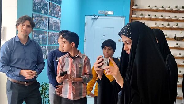 بازدید خبرنگاران و اعضای بسیج رسانه از دفتر «خبرفوری» در مشهد
