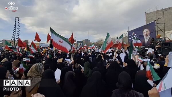 مراسم بیعت مردم ملایر با آیت‌الله سید مجتبی خامنه‌ای