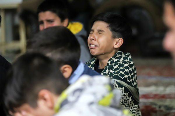 راز و نیازی معصومانه در شب سرنوشت‌ساز