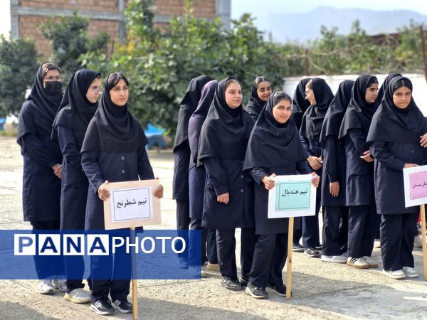 المپیاد ورزشی درون مدرسه‌ای در دبیرستان شاهد گلوگاه 