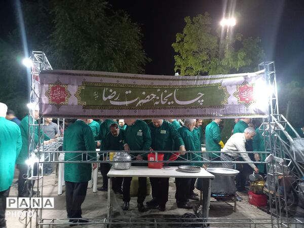 عطر وحدت در پارک شهید گمنام؛ تجلی مهربانی در شب میلاد نبی (ص) و امام صادق (ع)