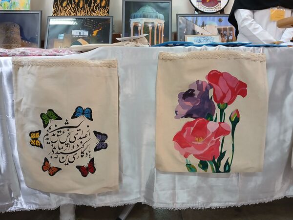 برگزاری نمایشگاه ایده‌های تحول آفرین در دبیرستان الگونه ناحیه ۳ شیراز