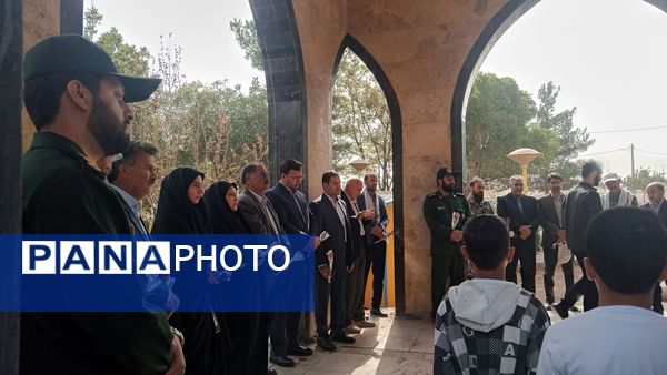 آیین غبار روبی مزار شهدای گمنام شهر رباط‌سنگ